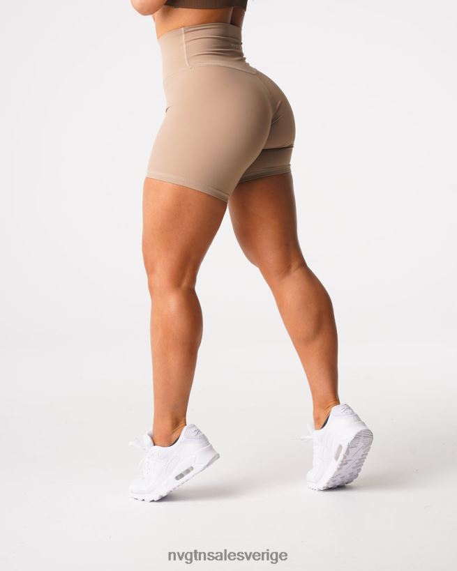 B886LB457 latte kondition NVGTN kvinnor signatur 2.0 shorts
