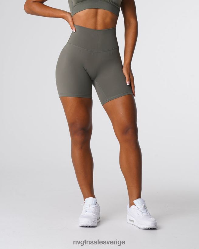 B886LB458 khaki grön kondition NVGTN kvinnor signatur 2.0 shorts