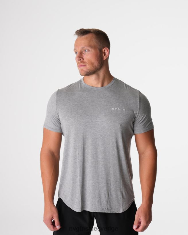 B886LB759 grå blast NVGTN män tekniskt monterad t-shirt